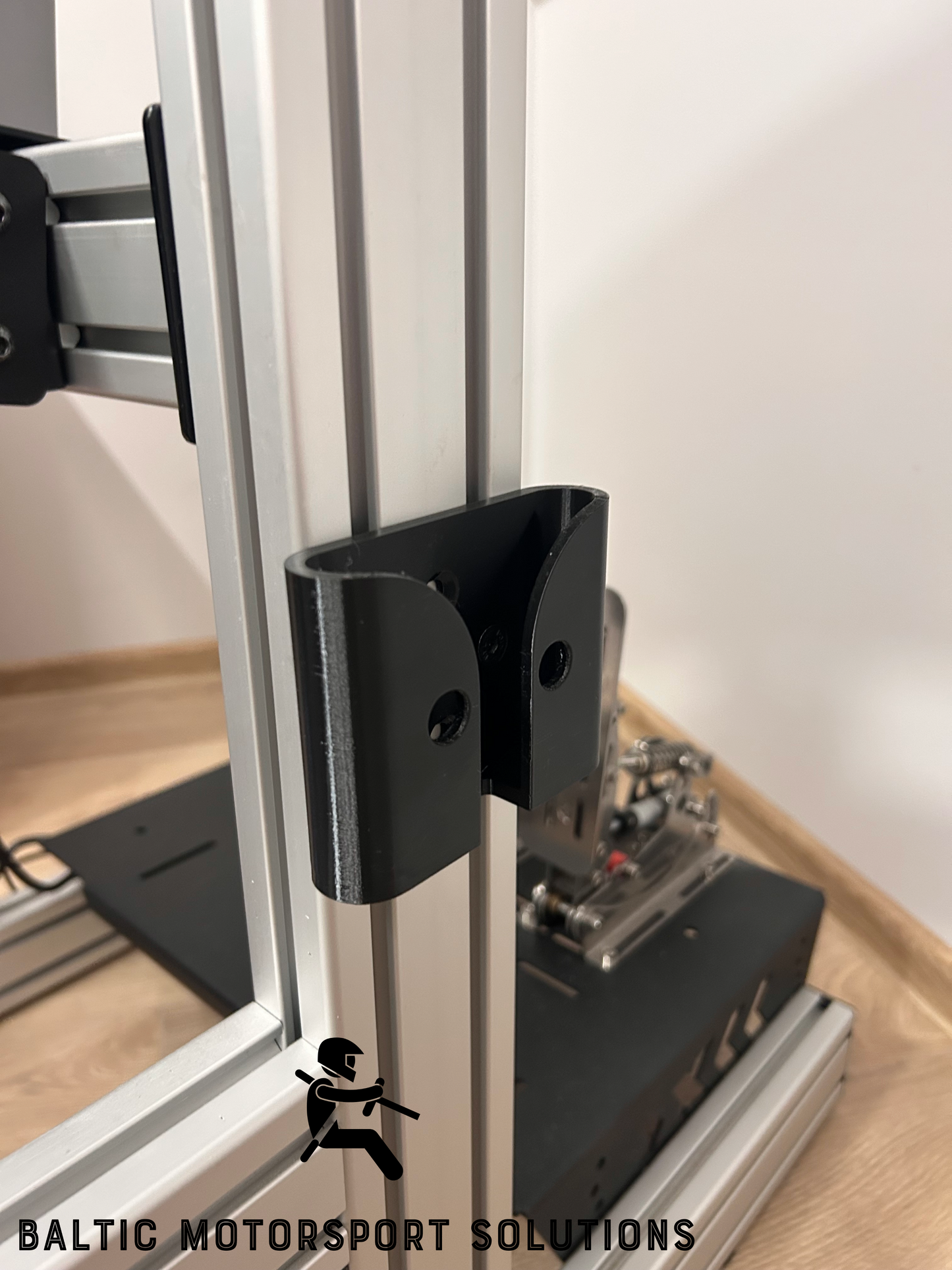 Sim Racing Rig Phone Rest – Simple, Secure & Convenient